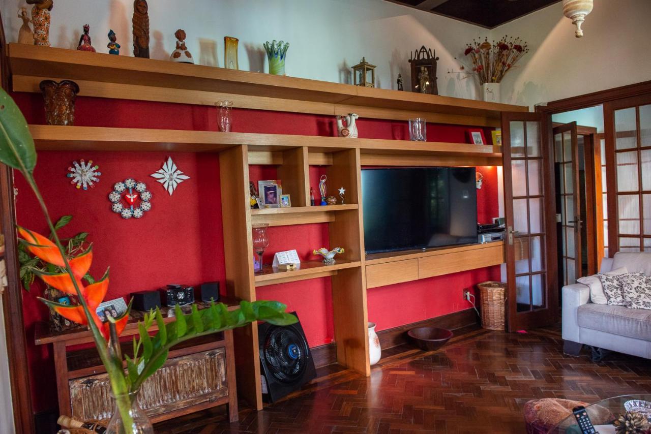 Casa Vermelha Bed and breakfast